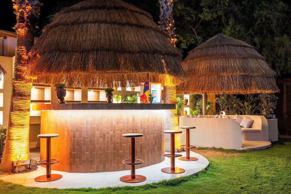 Pool Side Bar
