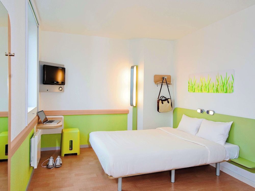 undefined ibis budget Bordeaux Centre Bastide 2
