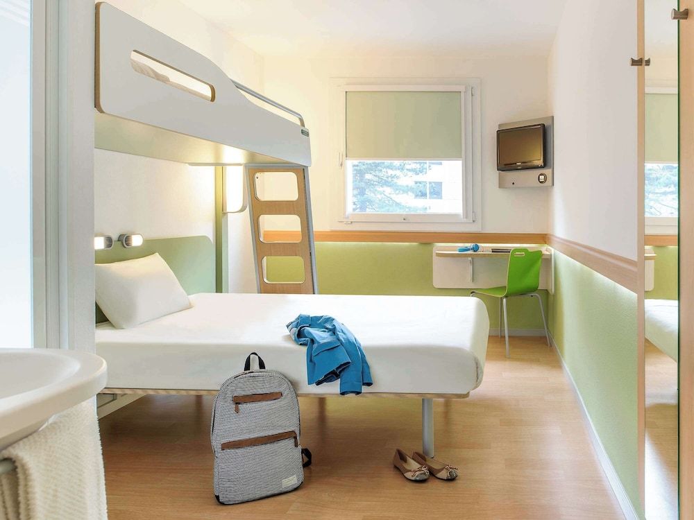 undefined ibis budget Bordeaux Centre Bastide 5