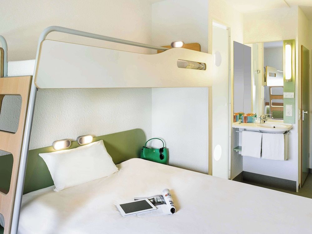 undefined ibis budget Bordeaux Centre Bastide 6