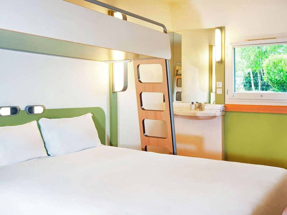 undefined ibis budget Bordeaux Centre Bastide 8