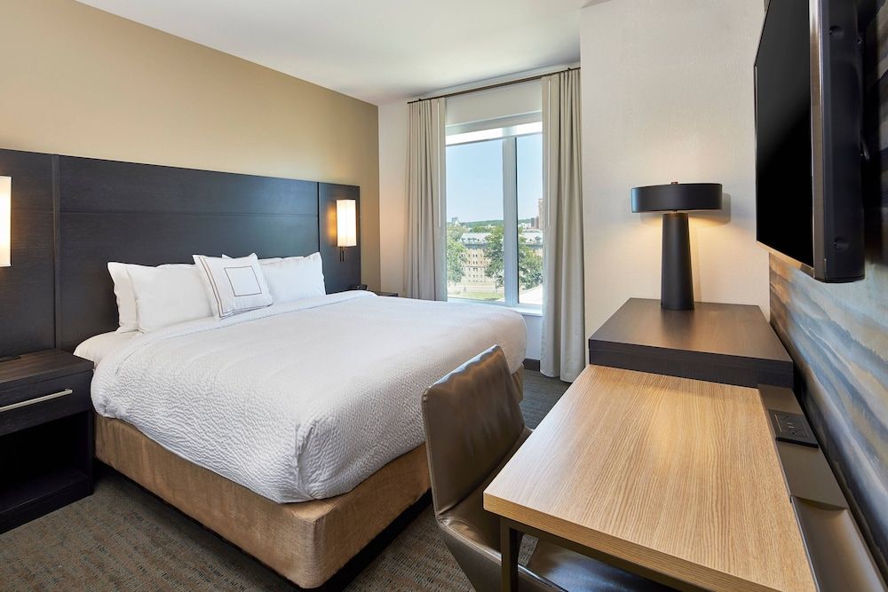 Studio, 1 King Bed (Urban)