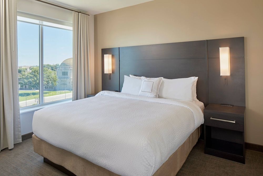 Suite, 1 Bedroom (Mobility/Hearing Accessible, Tub)