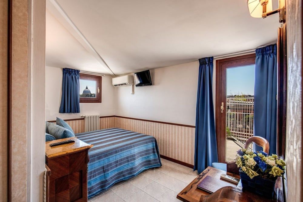 undefined Hotel Pacific Roma 2