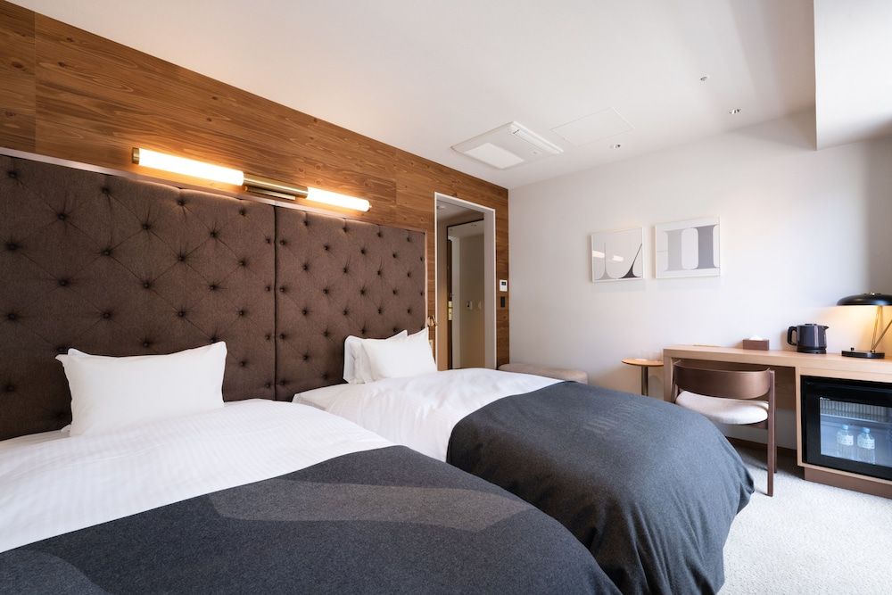 undefined The Knot Sapporo 3