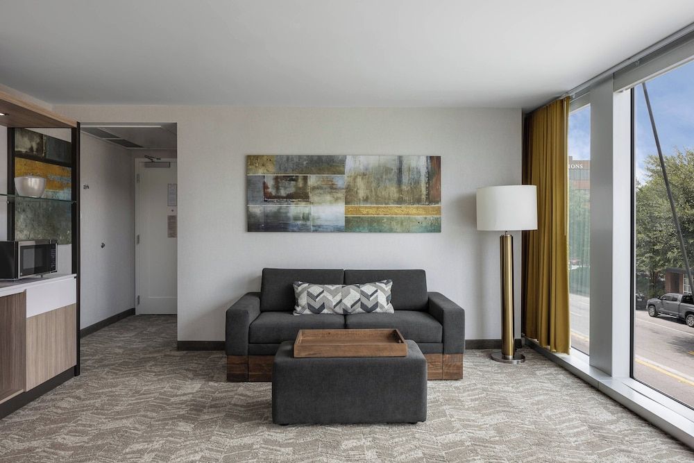 Suite, 1 King Bed with Sofa bed, Corner