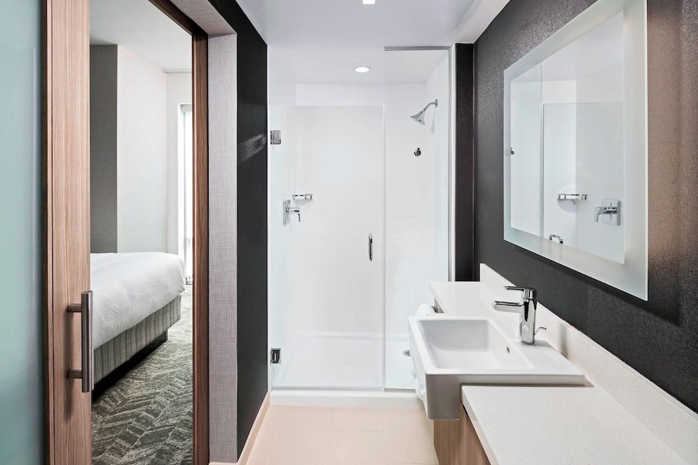 Suite, 1 King Bed with Sofa bed, Corner (Hearing Accessible)
