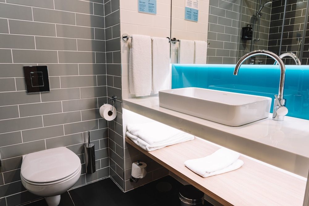 Holiday Inn Express Porto City Center by IHG Standard Room, 2 Twin Beds (Free Breakfast) 3