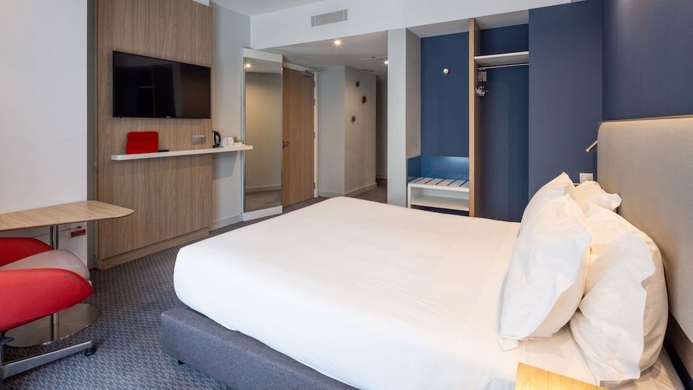 Standard Room, 1 Double Bed, Accessible (Free Breakfast)