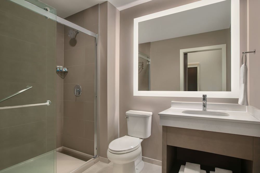 Hyatt House Atlanta / Perimeter Center Room, 1 King Bed (Den) 3