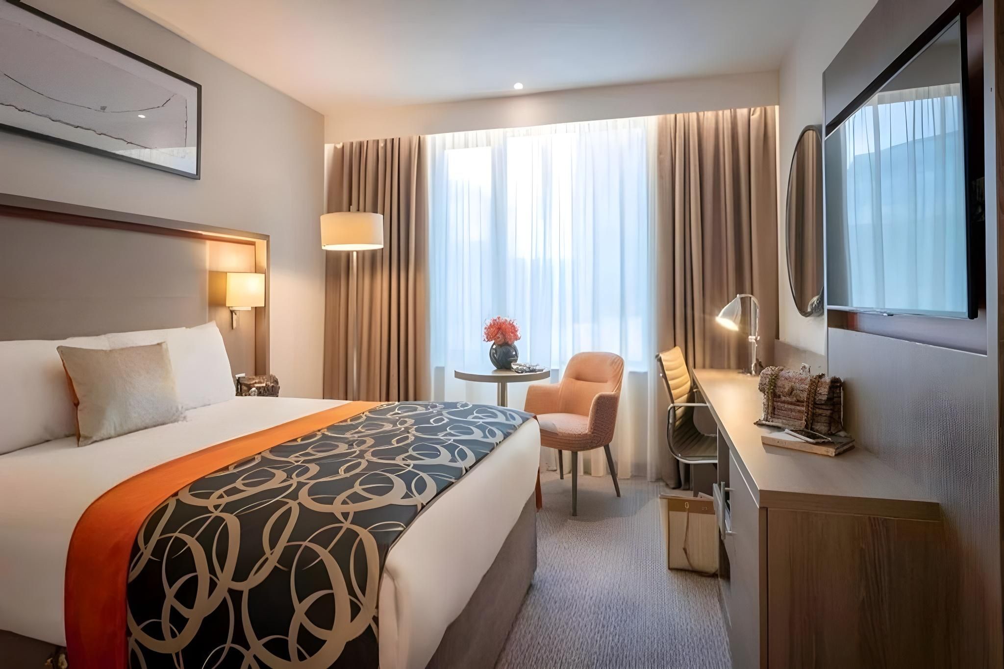 Clayton Hotel Bristol City Deluxe Double Room 3