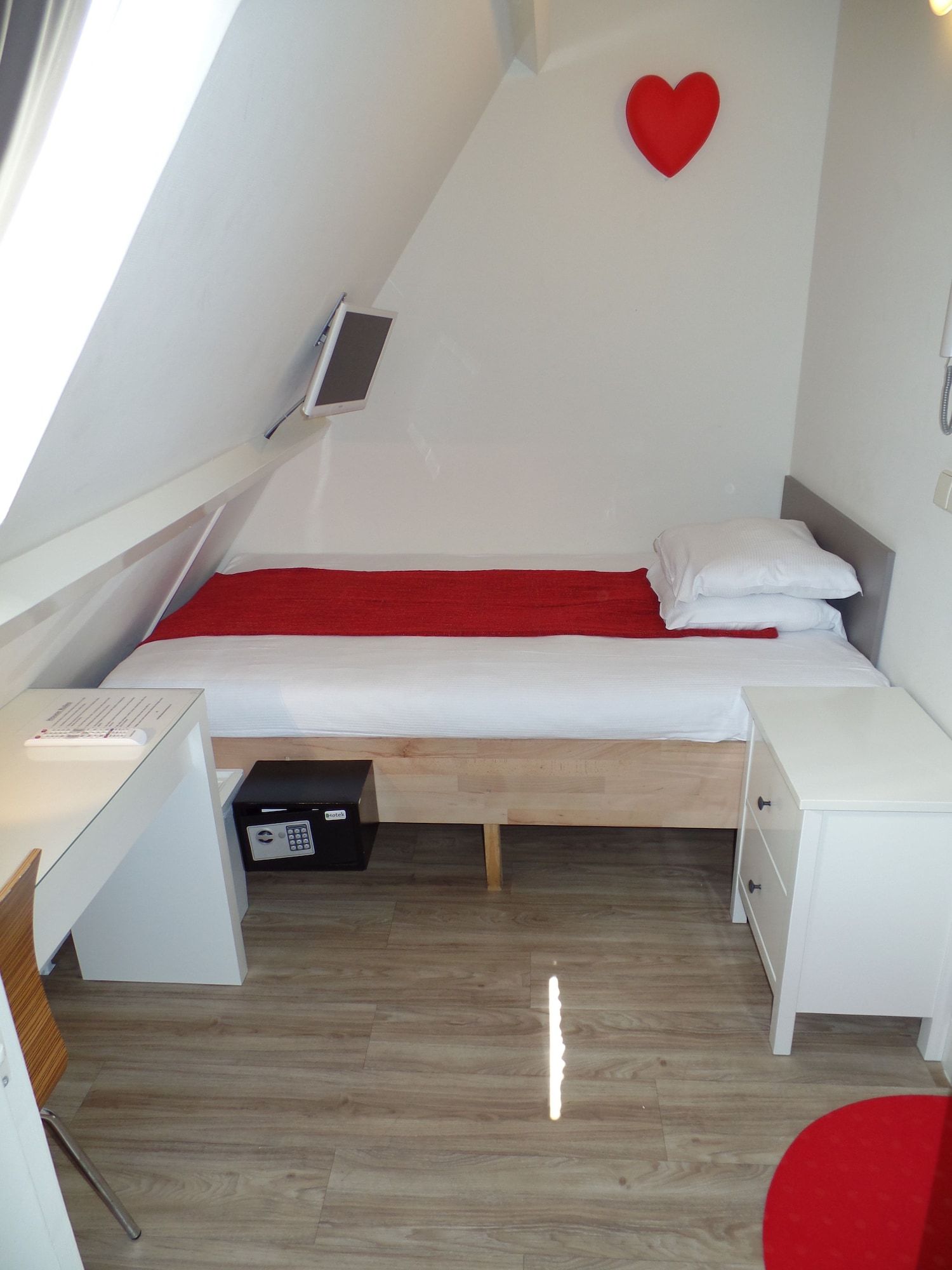 undefined Hotel Corner House 9