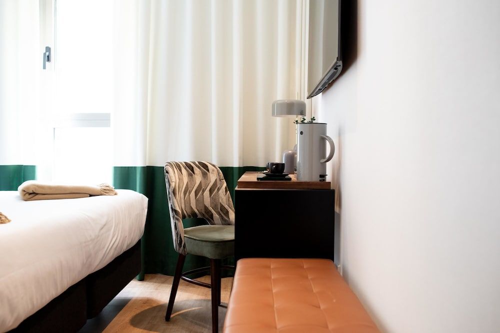 Cosmo Hotel Boutique Superior Double Room Single Use 24