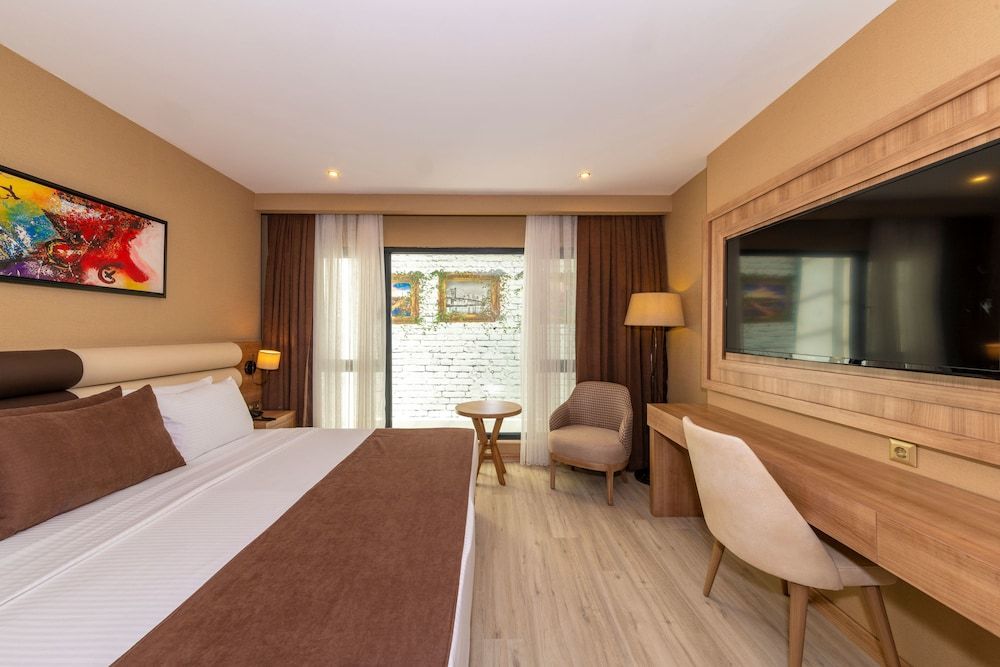 38 Hotel Standard Room 4