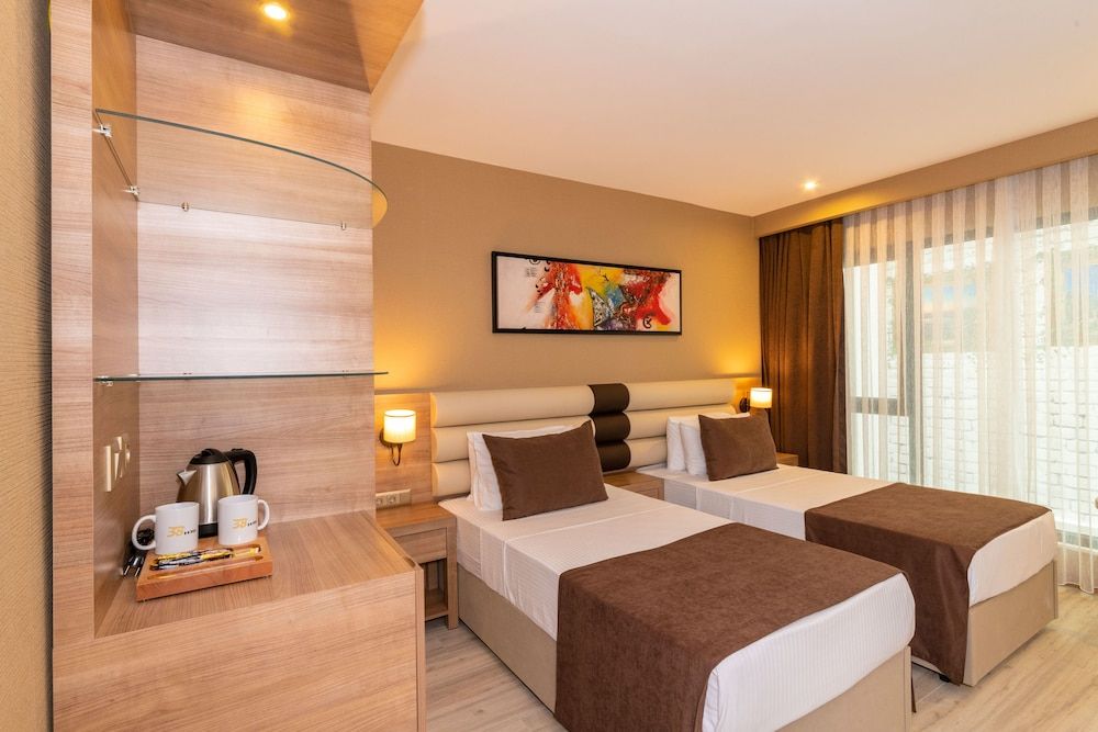 38 Hotel Standard Room 11