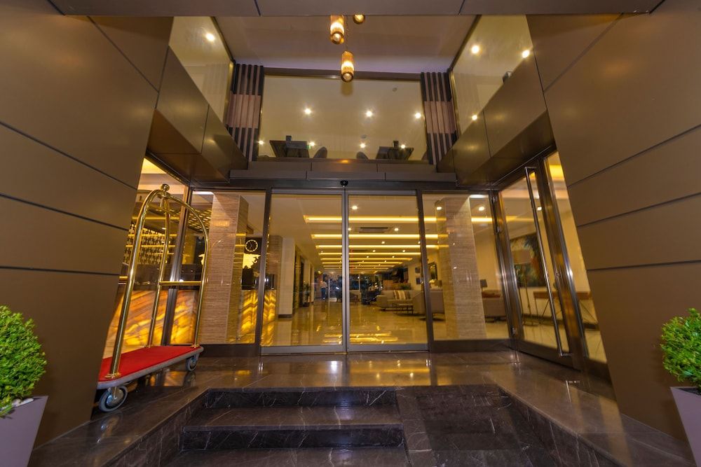 undefined 38 Hotel 7