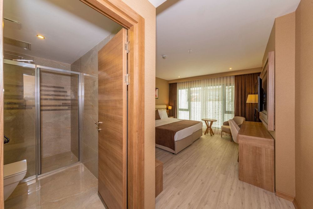 38 Hotel Standard Room 3