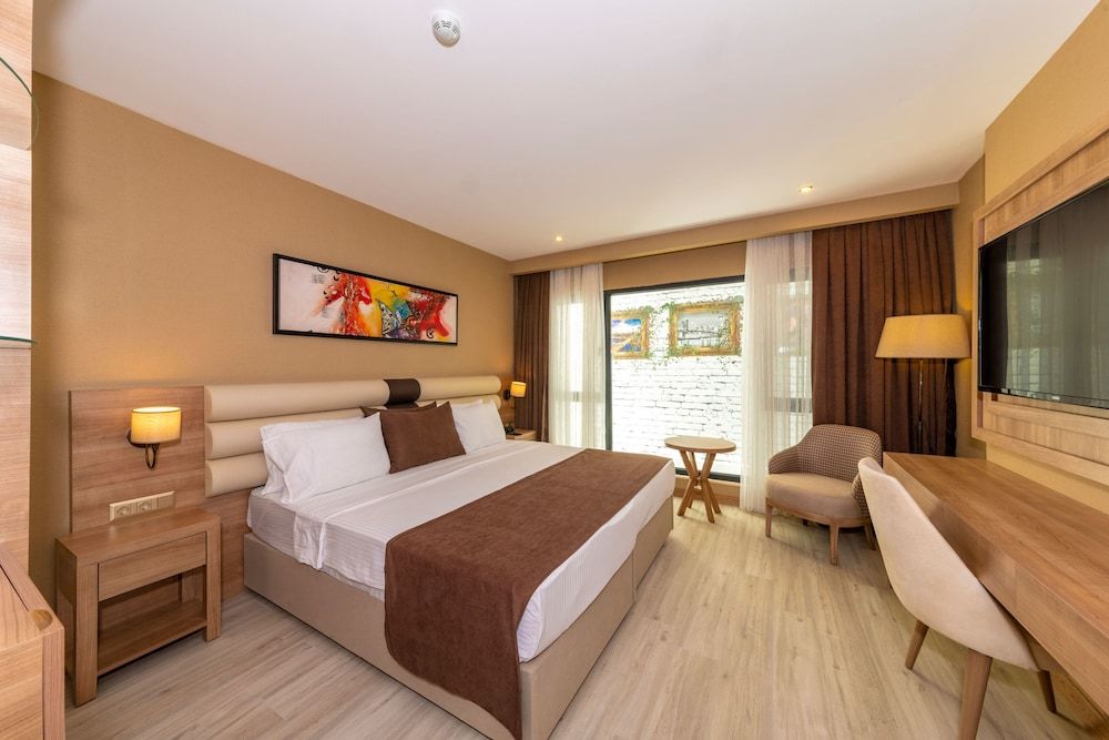 38 Hotel Standard Room 6