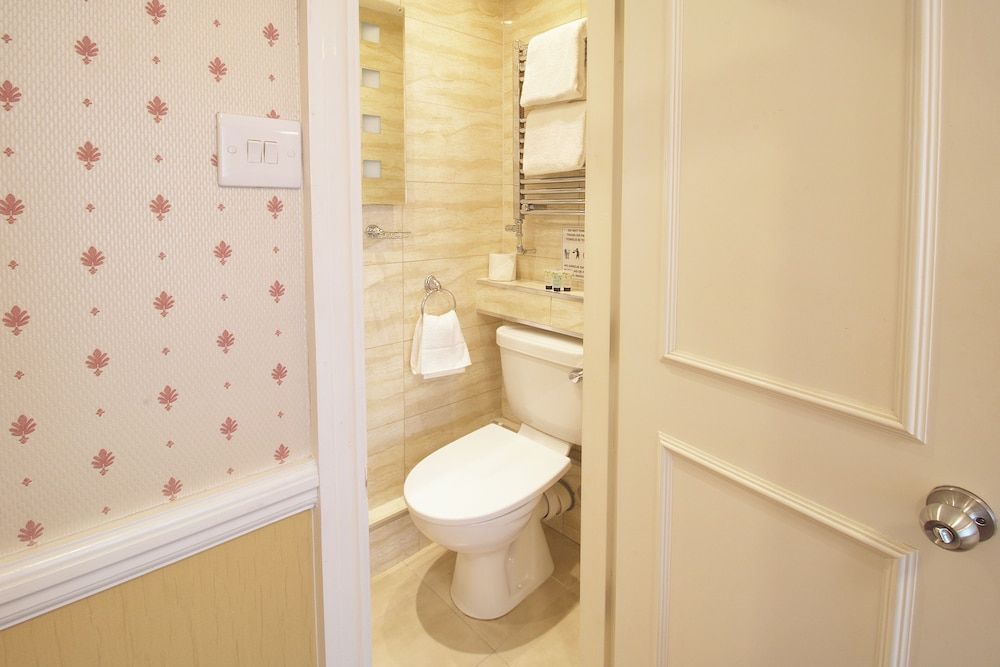 Balmoral House Hotel Double or Twin Room 7