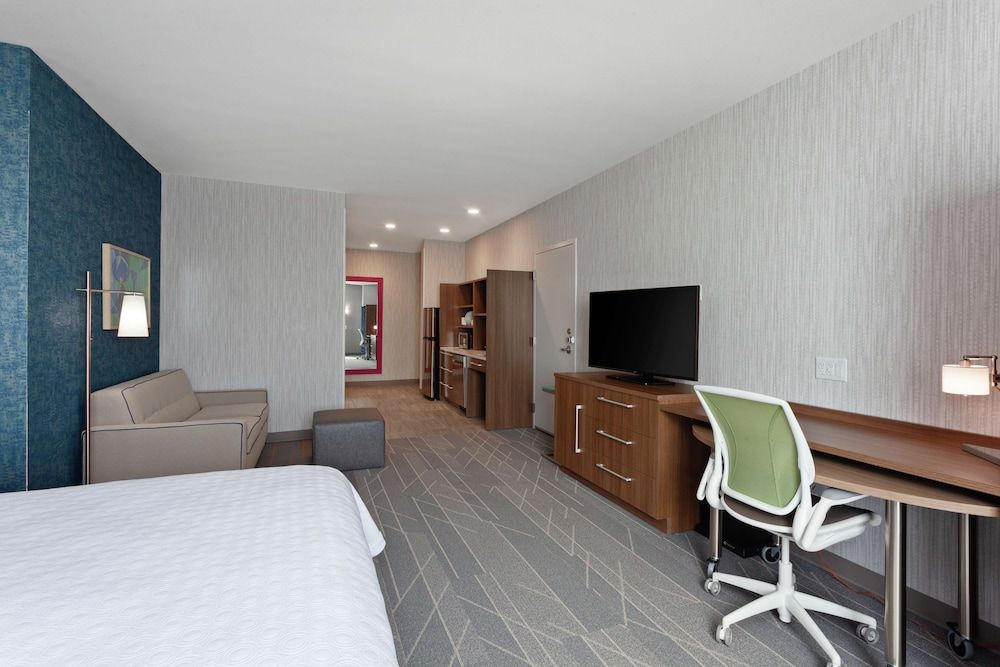 Studio, 1 King Bed, Accessible (Hearing)