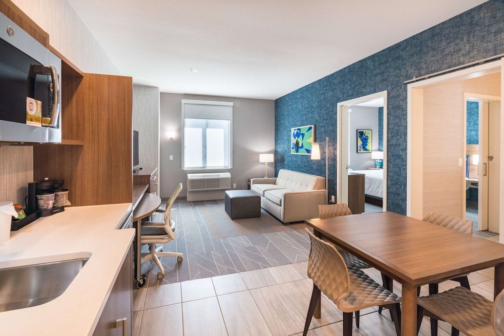 Suite, 1 Bedroom, Non Smoking (1 King Bed)