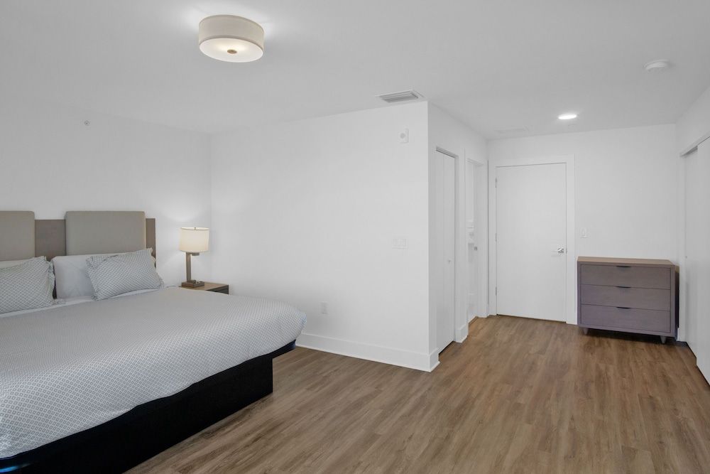 The Avalon Club Deluxe Suite, 2 Bedrooms, Ocean View