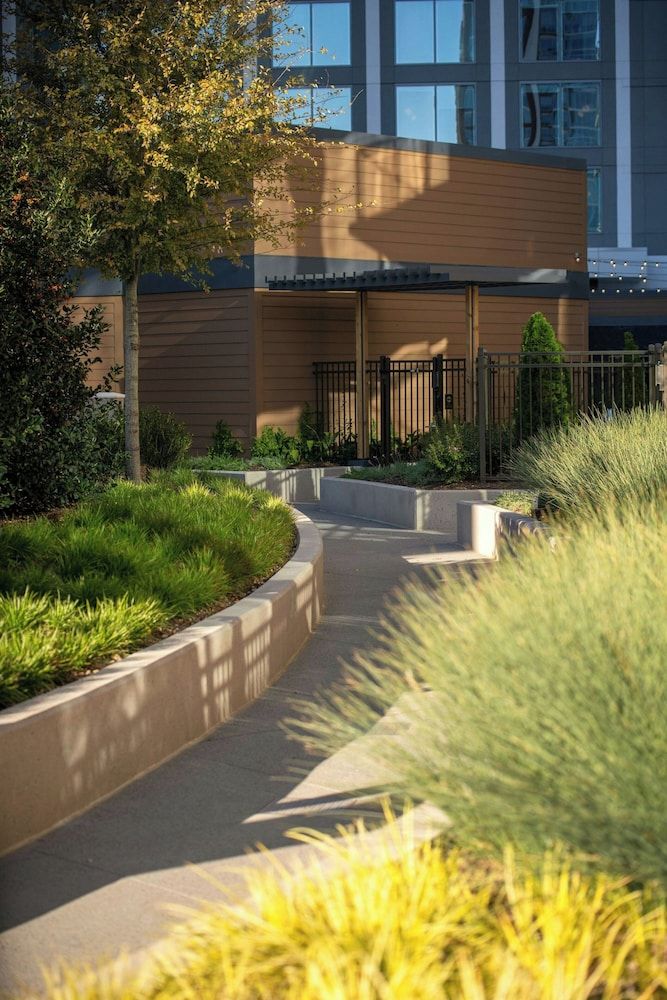 undefined Epicurean Atlanta, Autograph Collection 8