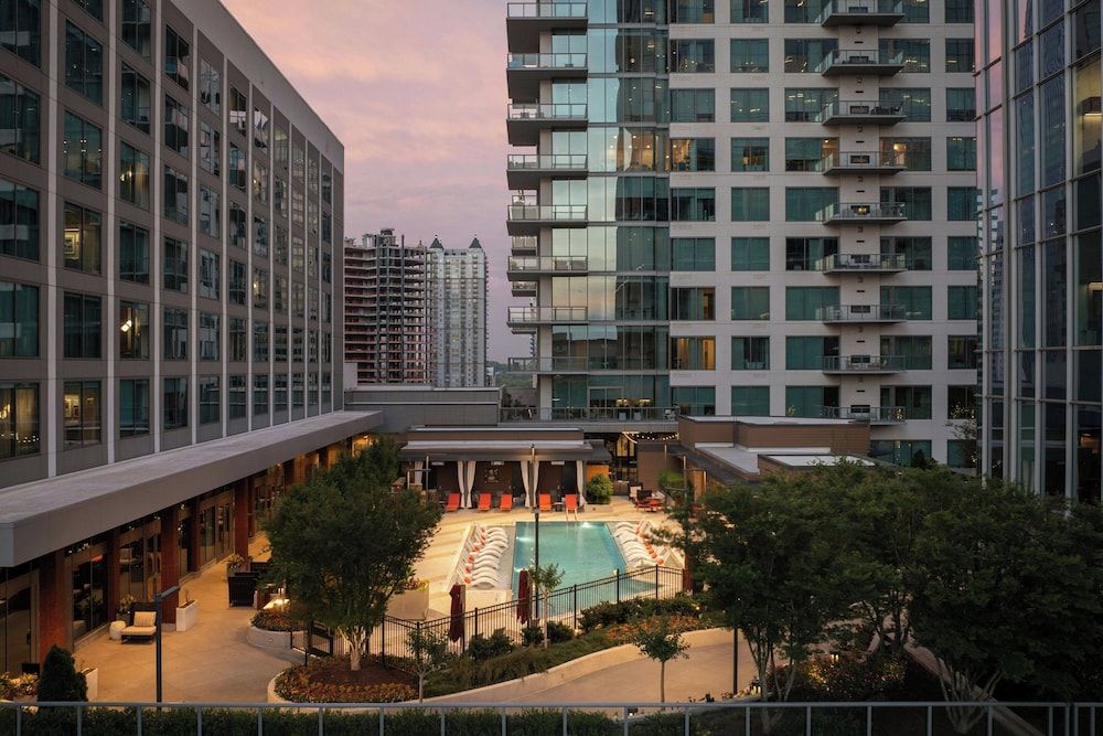 undefined Epicurean Atlanta, Autograph Collection 6