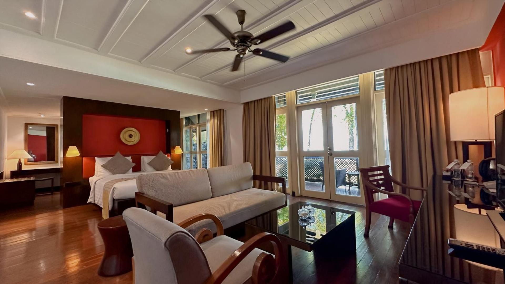 3D2N Studio Sea Suite  (Daily Breakfast+ 1 Dinner+ 1 Massage) for 2 pax