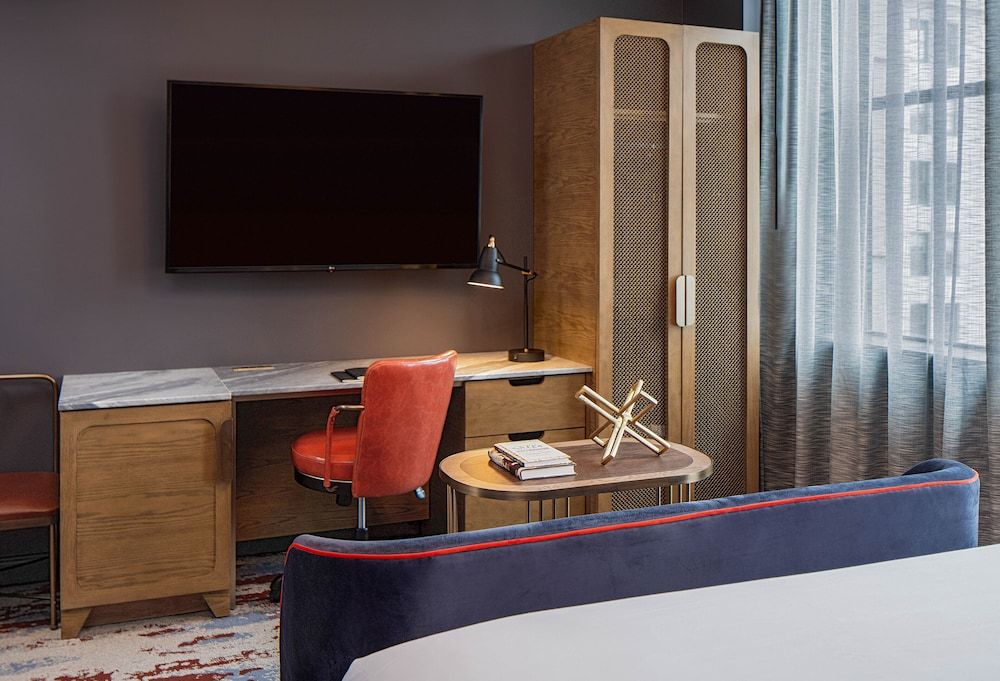 The Industrialist Hotel, Pittsburgh, Autograph Collection Room, 1 Queen Bed, Non Smoking 3