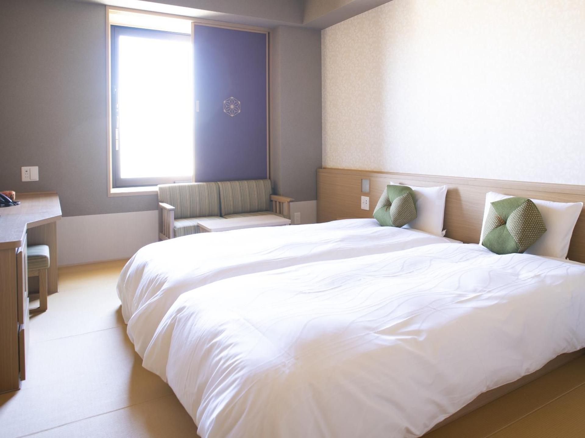 Hollywood Twin Room without Cleaning Service - Non-Smoking