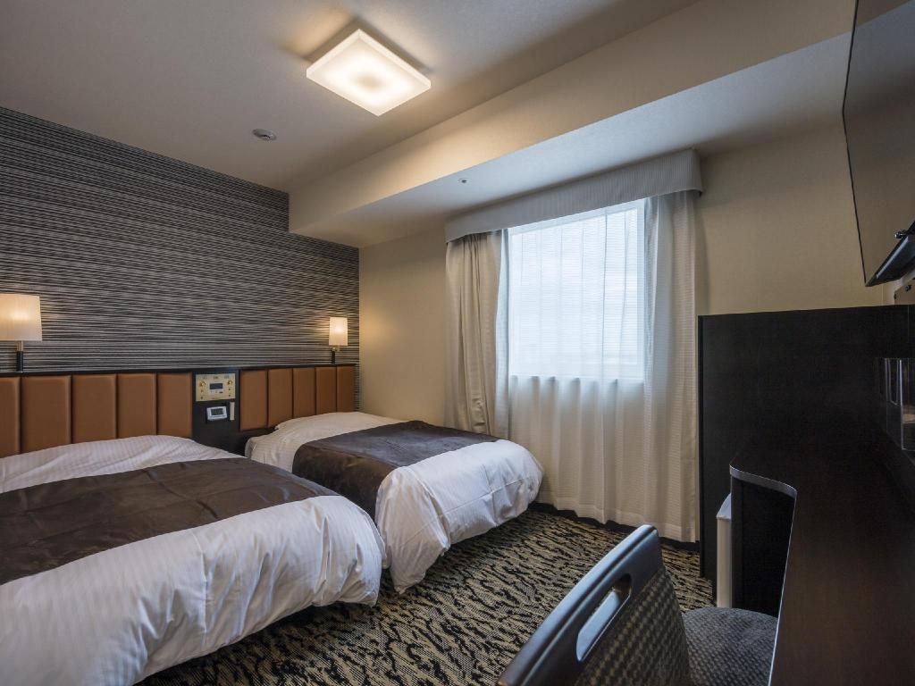 Twin Room with View - Non-Smoking
