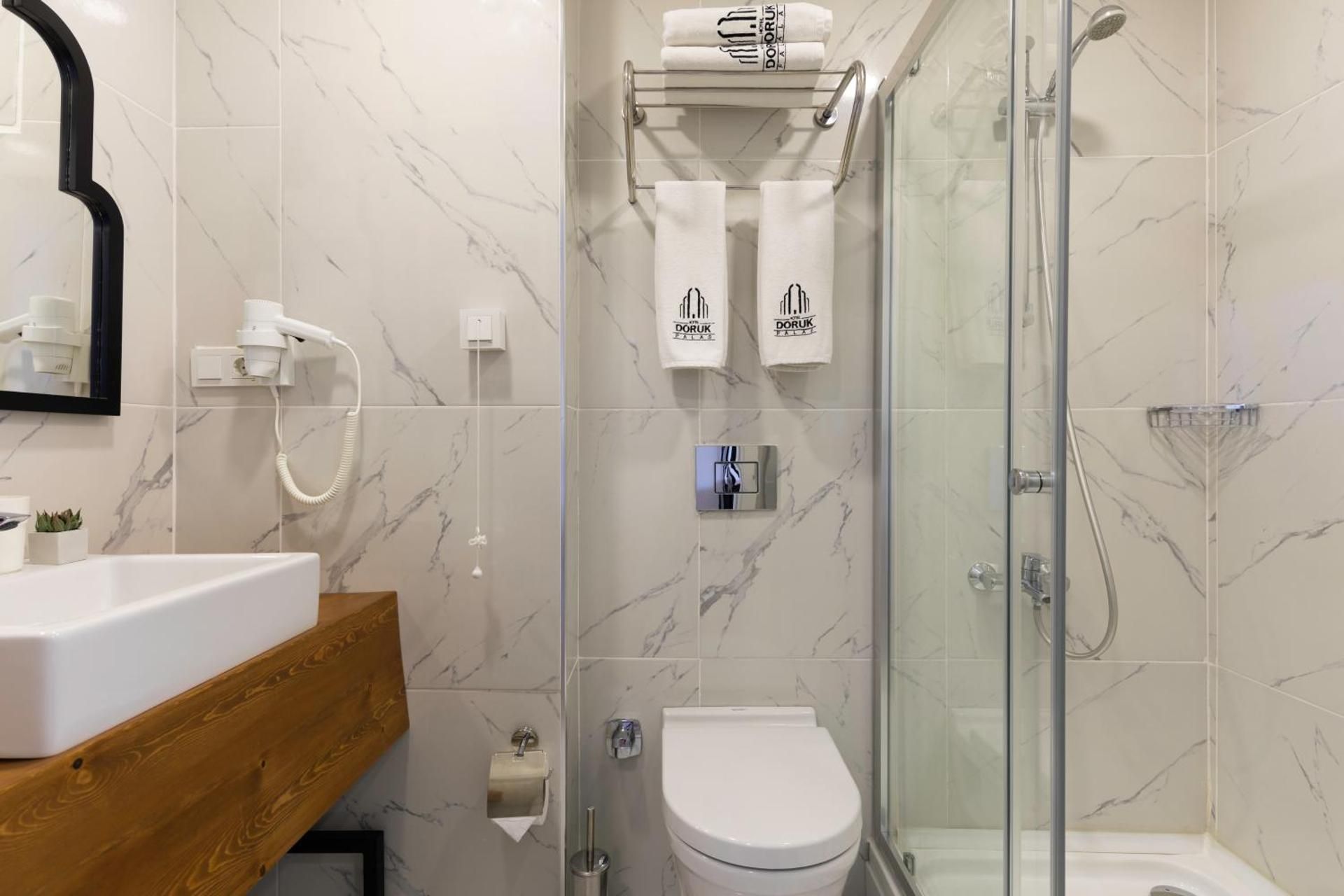 Deluxe Sea View Double or Twin Room with Balcony