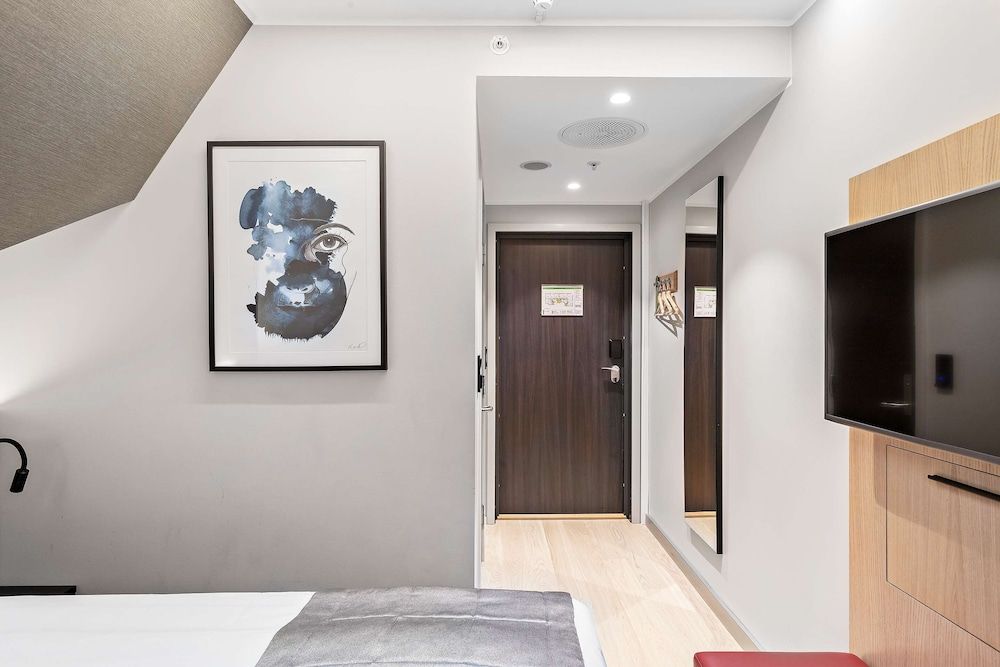 Bergen Harbour Hotel, WorldHotels Crafted Economy Room, 1 Double Bed, Non Smoking 10