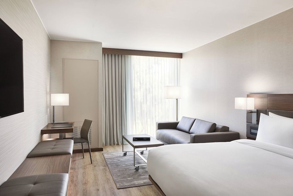 AC Hotel by Marriott Phoenix Biltmore