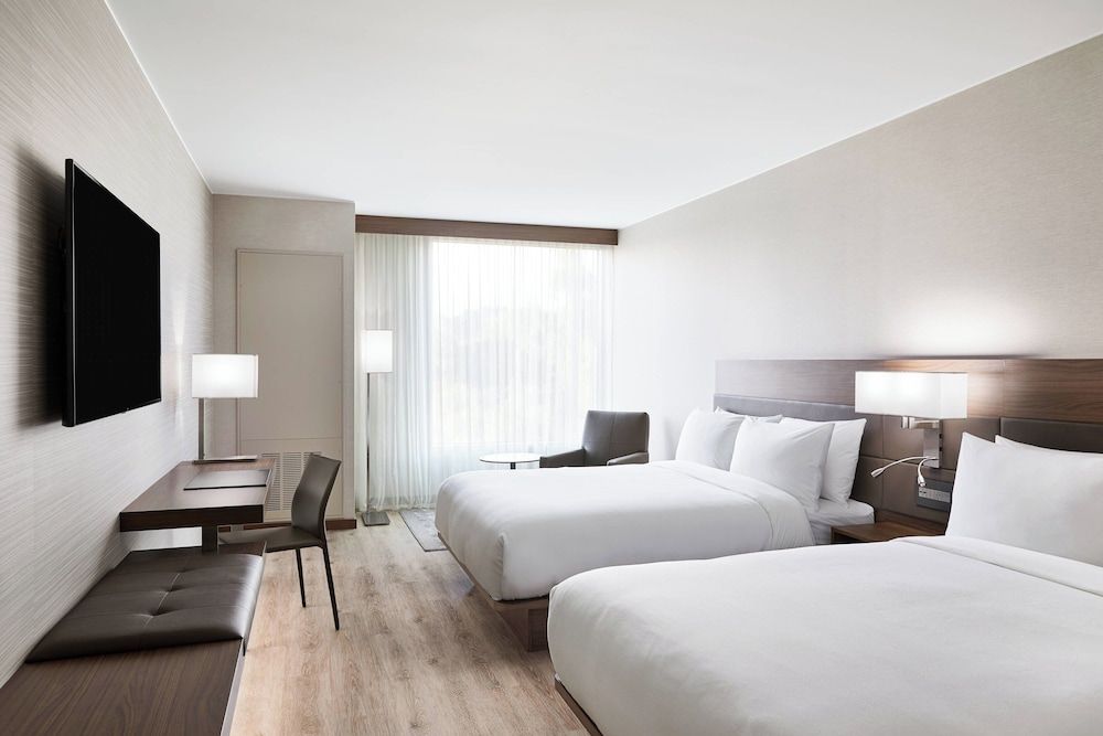 AC Hotel by Marriott Phoenix Biltmore Room, 2 Queen Beds, Non Smoking