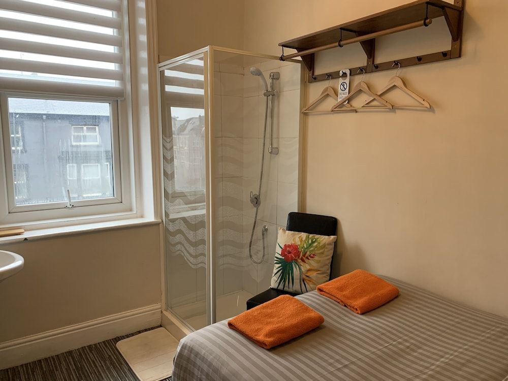 Tropics Beach Hotel Double Room, Shared Bathroom 2