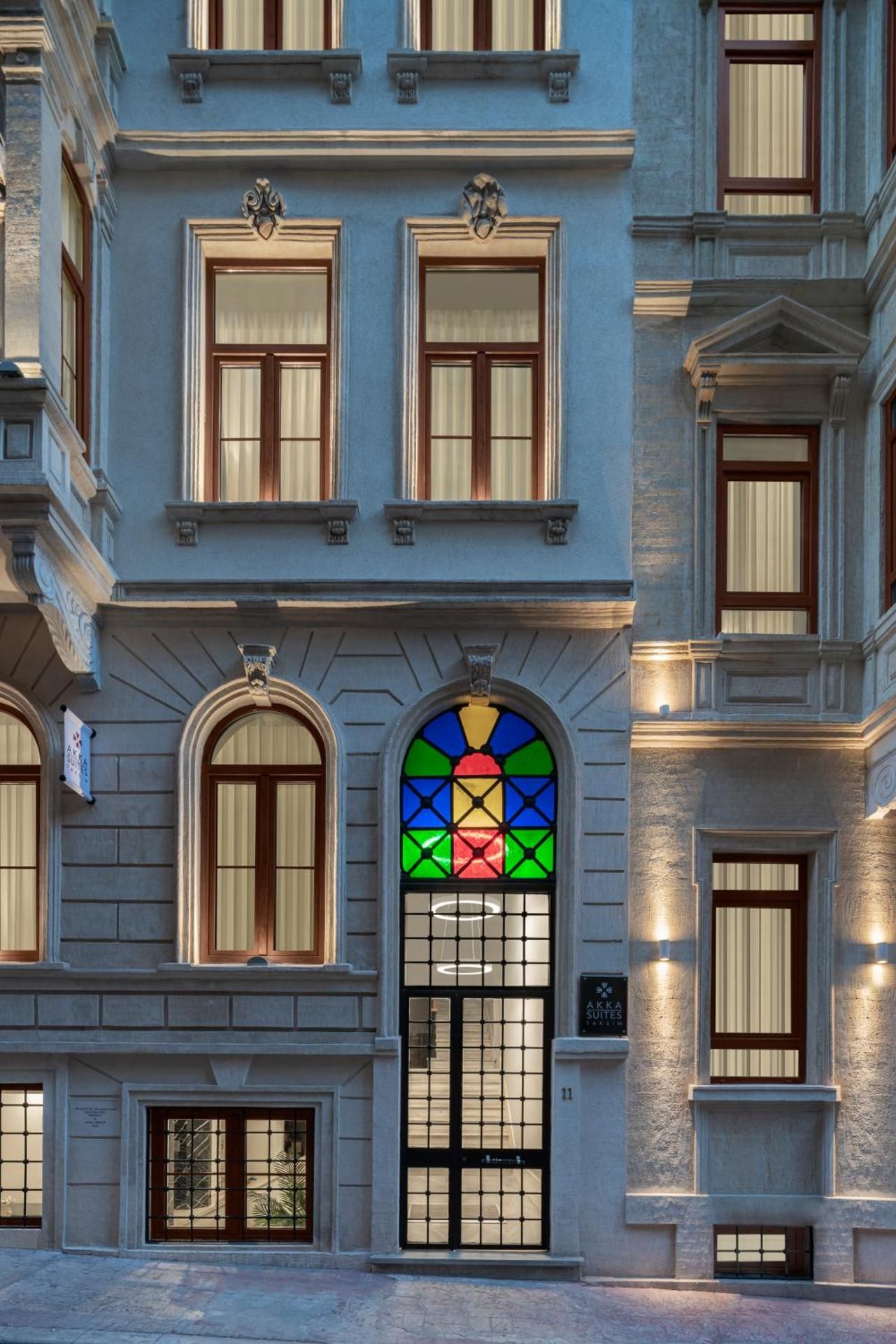 undefined Akka Suites 5