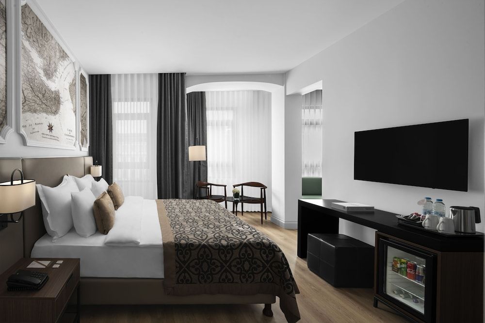 Deluxe Family Room