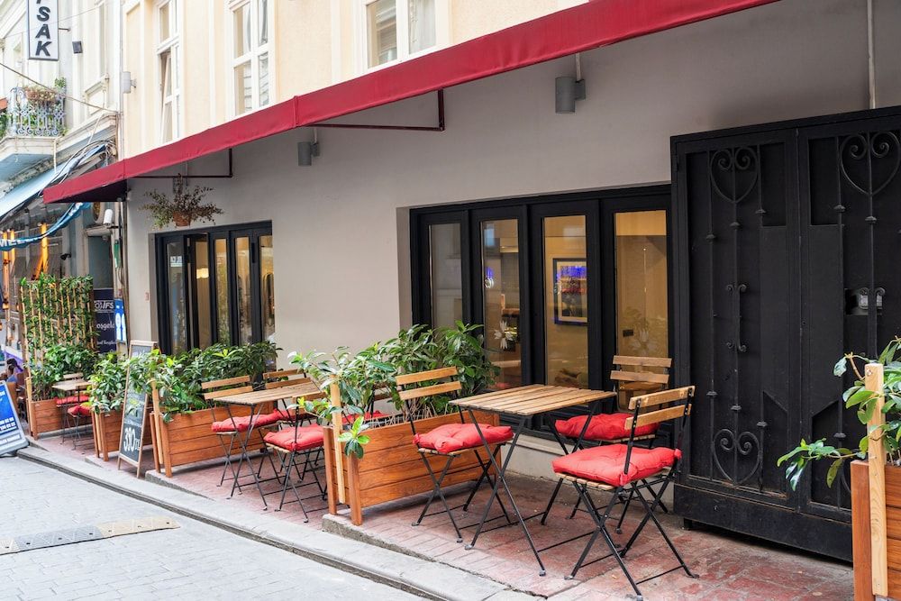 undefined Akka Suites Taksim 3