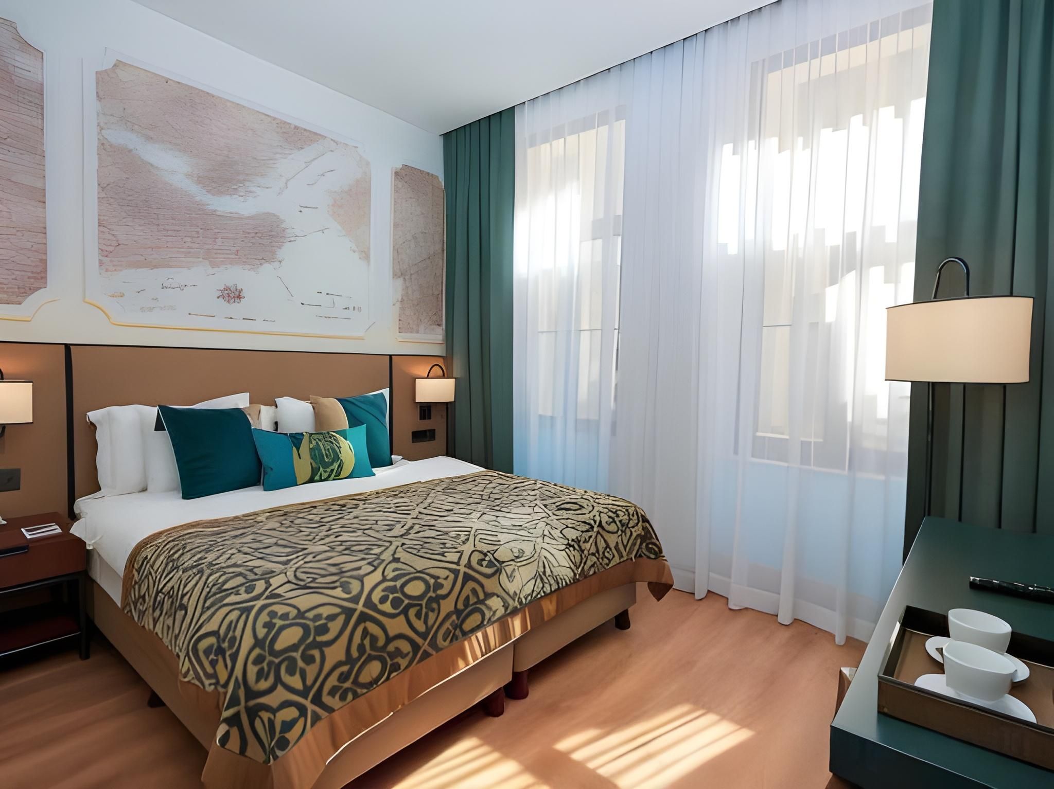 Standard No View Double Room with French Bed