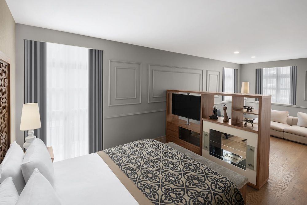 Deluxe Room French