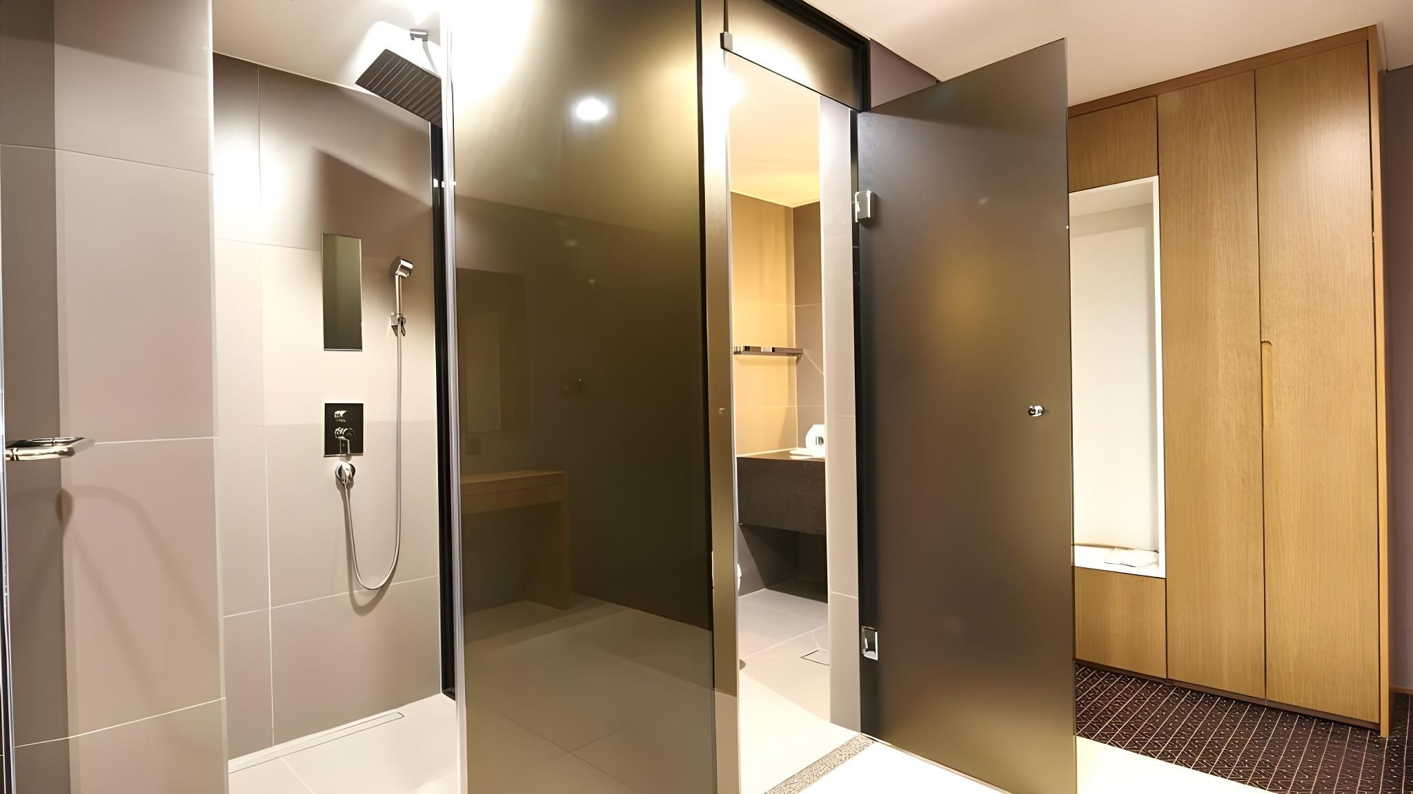 Run of House (Room Type Randomly Assigned)