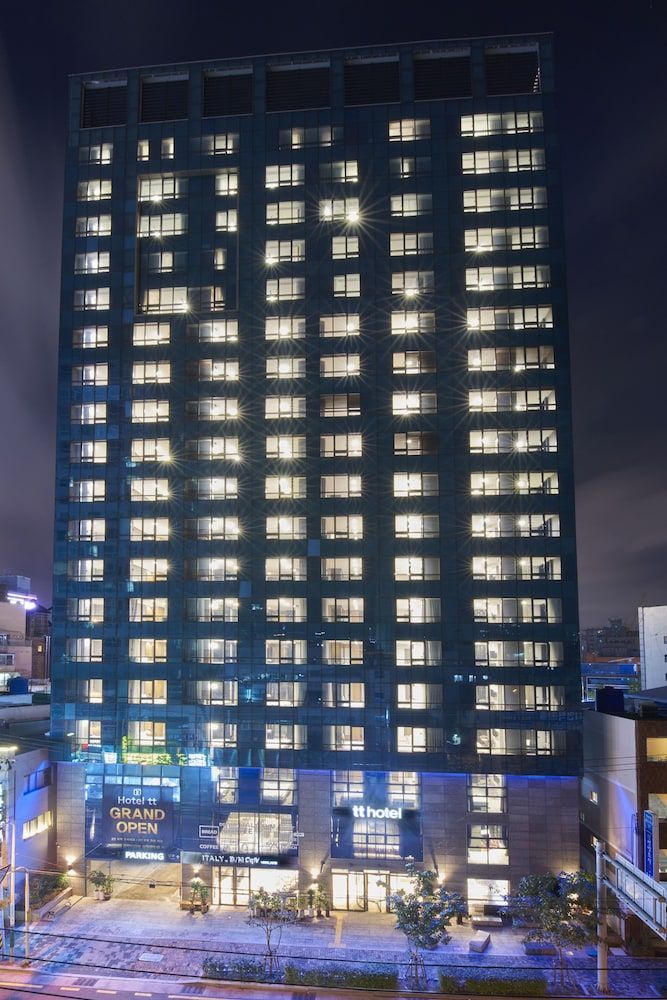 undefined Hotel tt 2