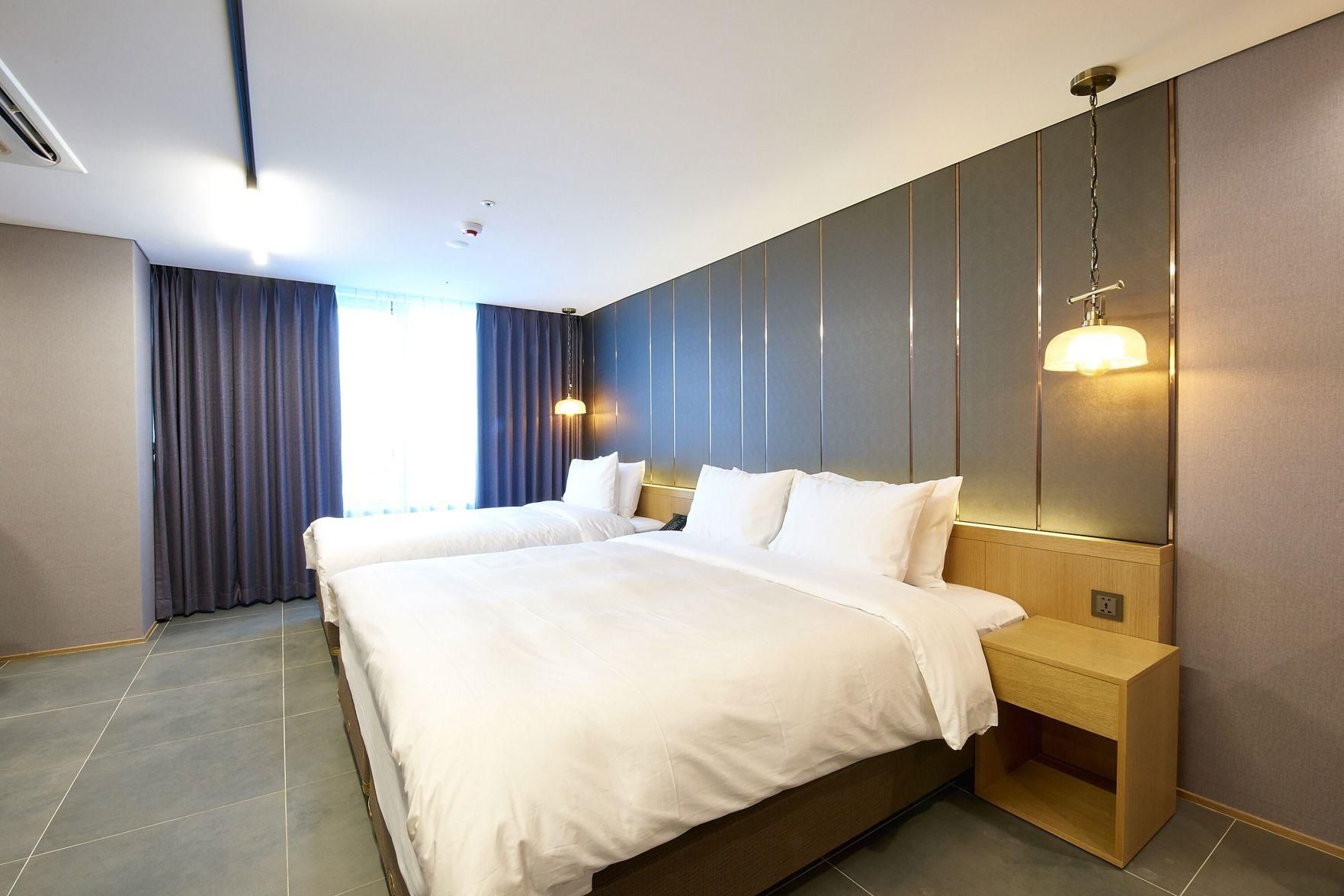 undefined Hotel tt 10