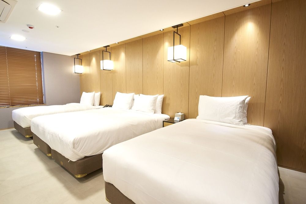 undefined Hotel tt 5