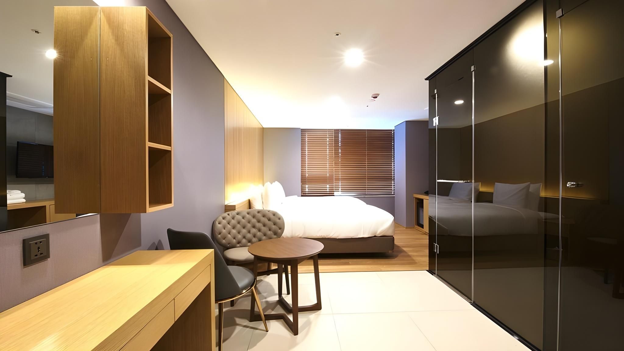 Run of House (Room Type Randomly Assigned)