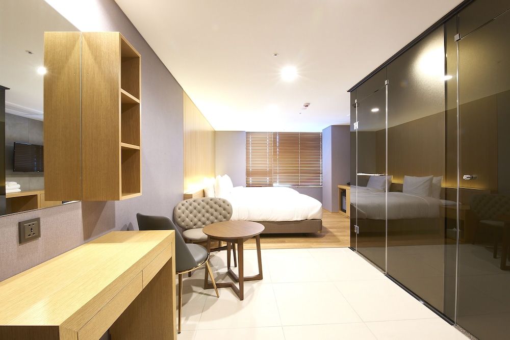 undefined Hotel tt 2