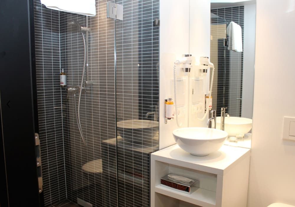 Enso Hotel Classic Single Room, Courtyard View 4