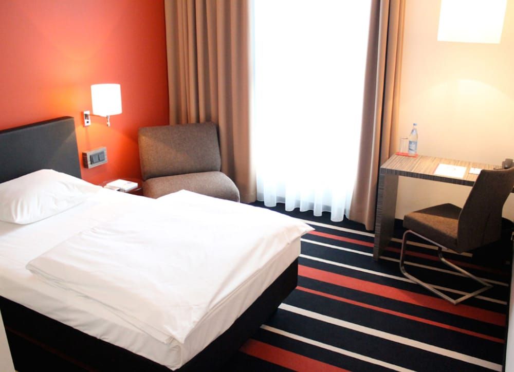 Enso Hotel Classic Single Room, Courtyard View